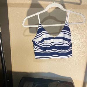 FOREVER21 - NAVY BLUE AND WHOTE CROP TOP